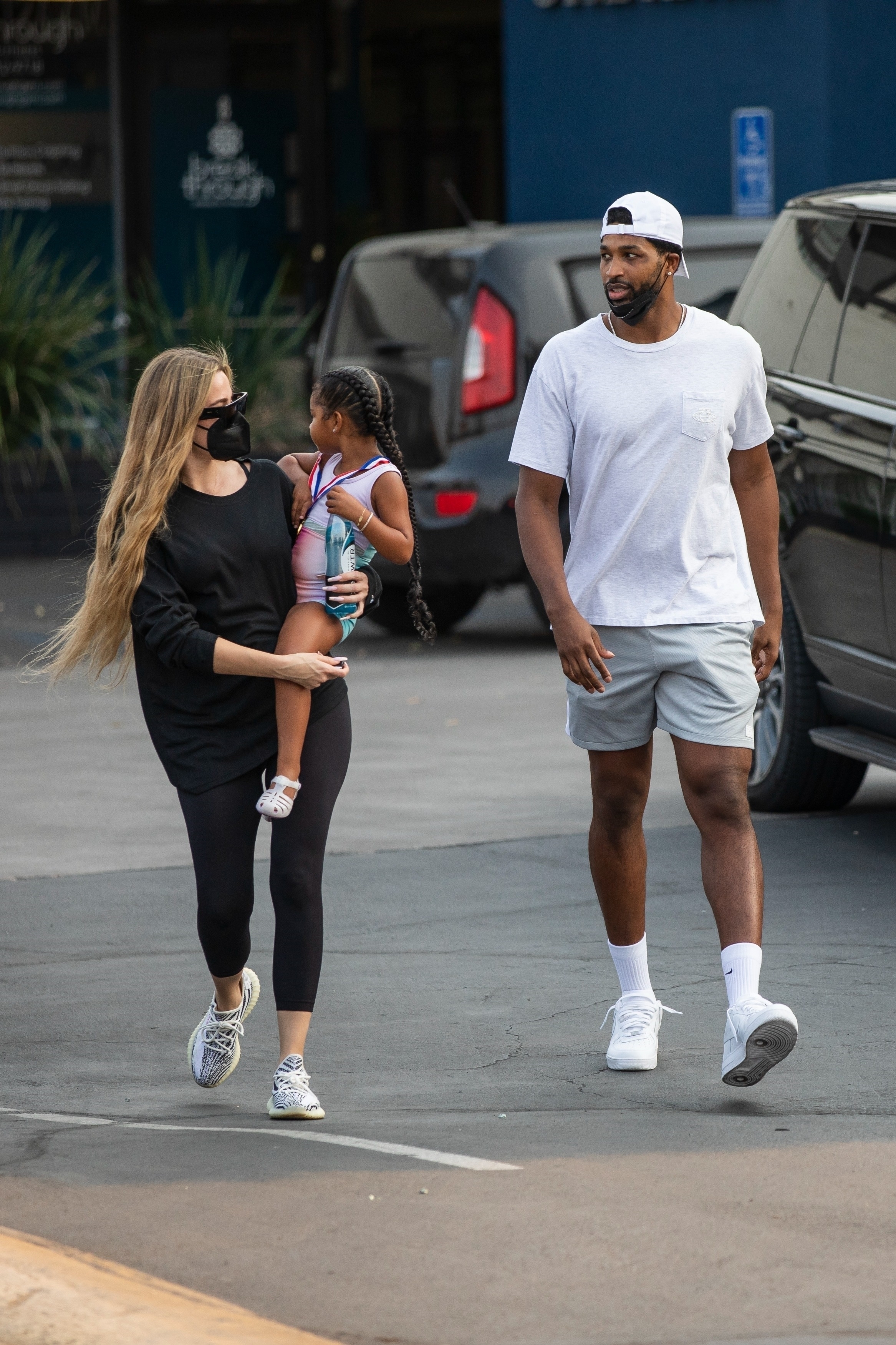 Access_Kardashian_14.jpg