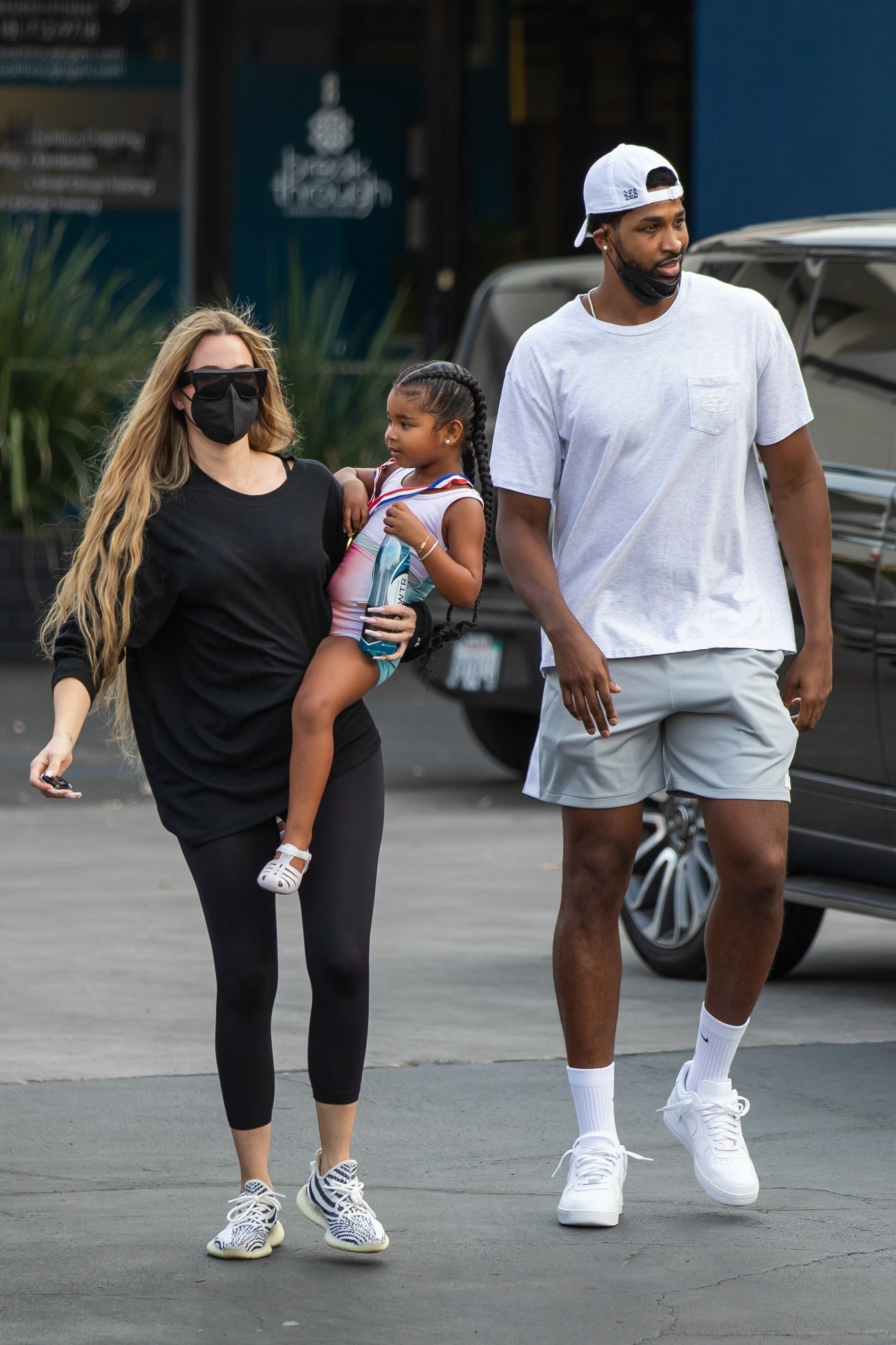 Access_Kardashian_3.jpg