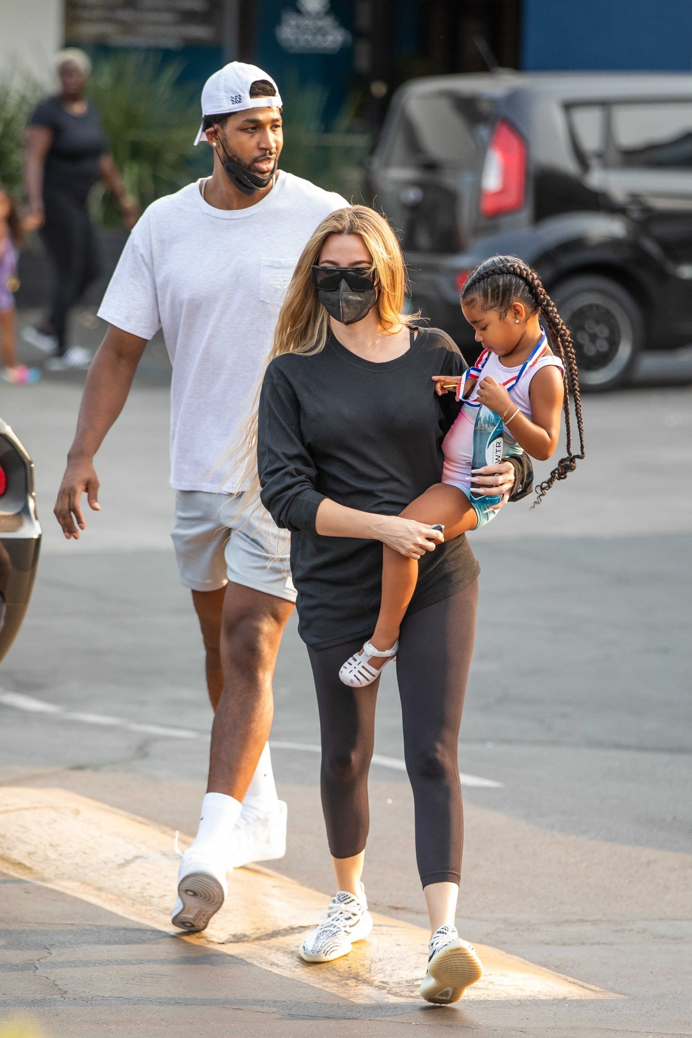 Access_Kardashian_6.jpg