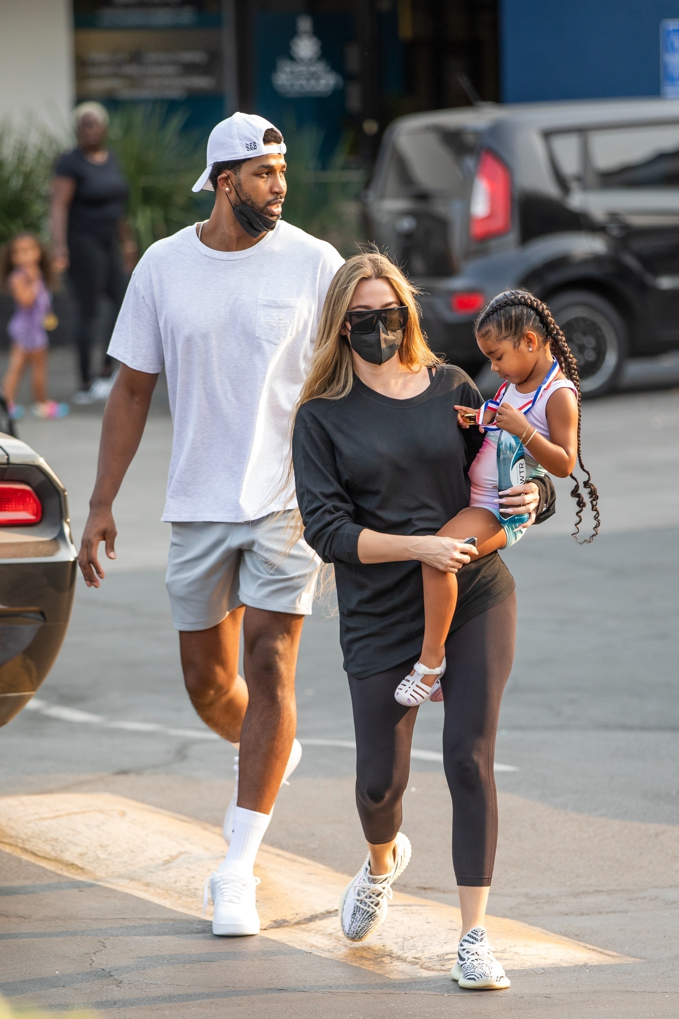 Access_Kardashian_7.jpg