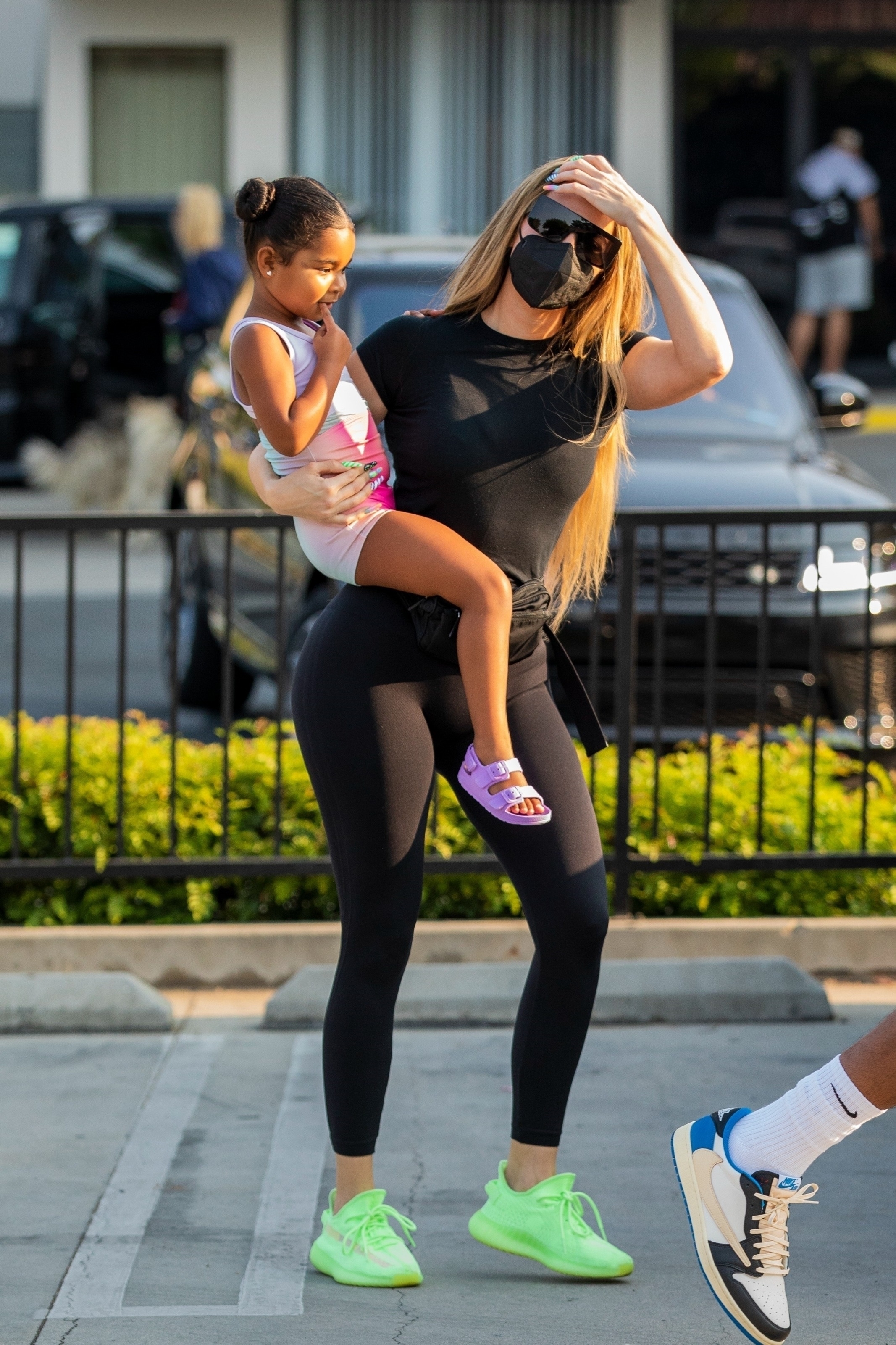 Access_Kardashian_80.jpg