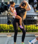 Access_Kardashian_80.jpg