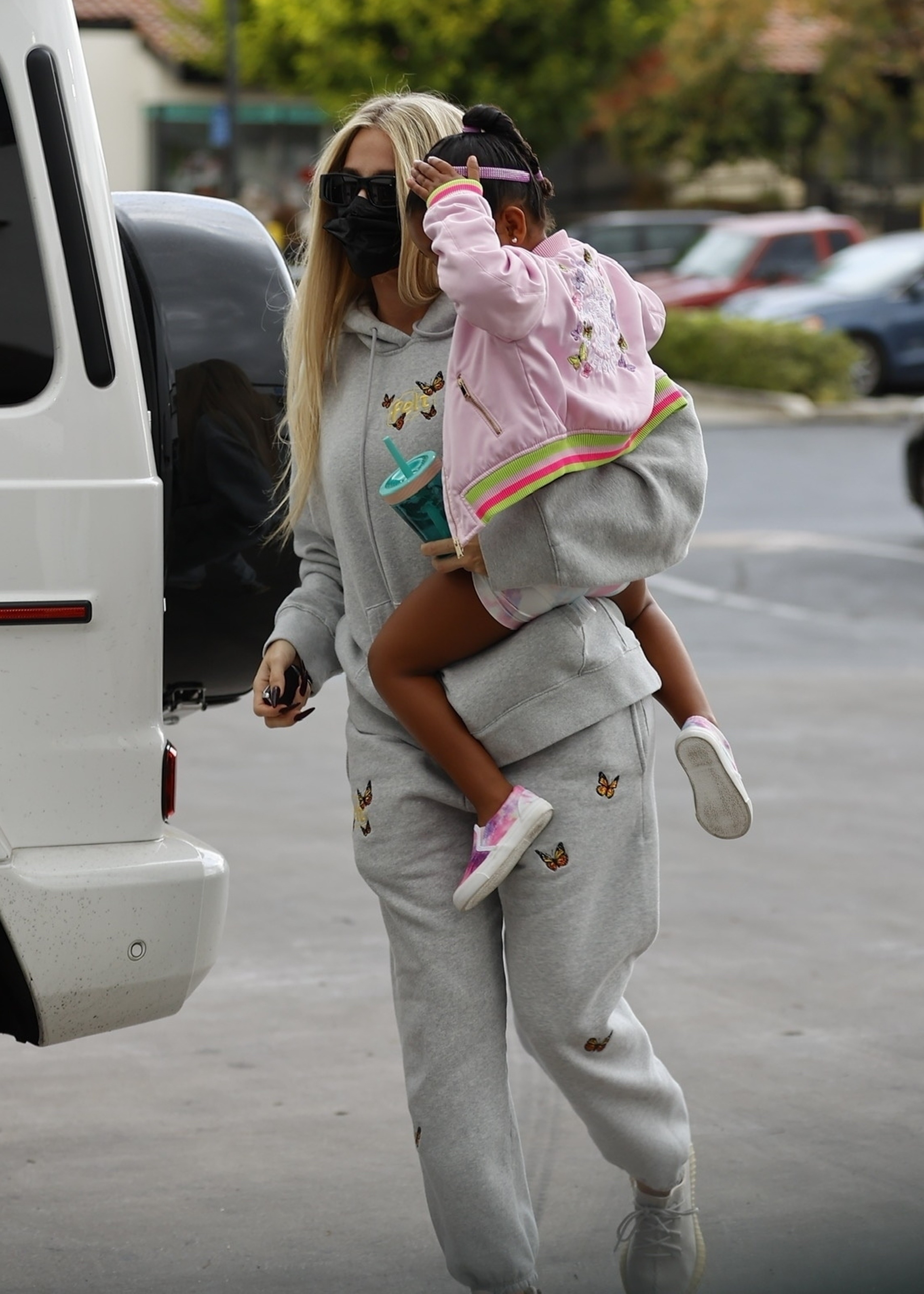 Access_Kardashian_30.jpg