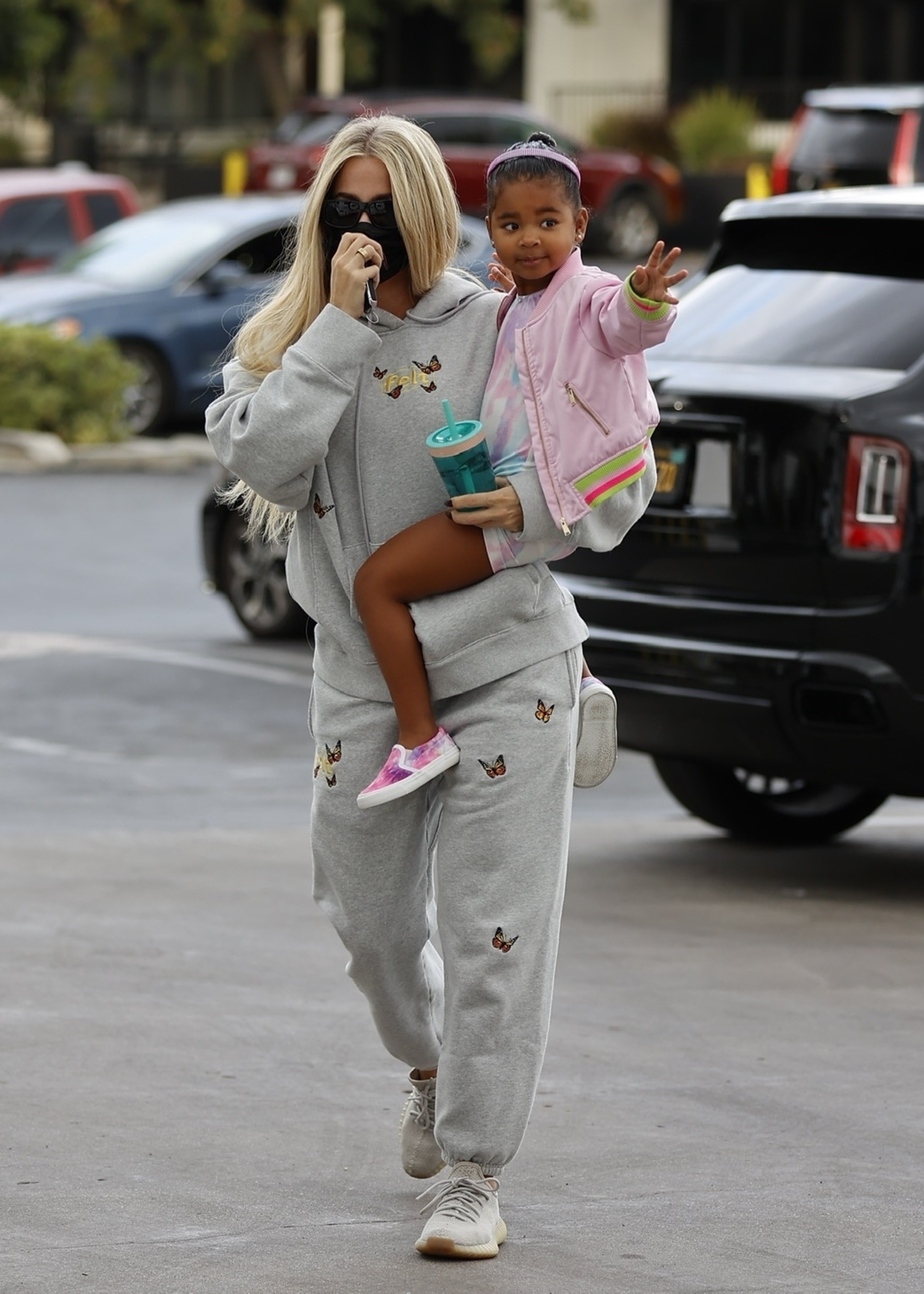 Access_Kardashian_4.jpg