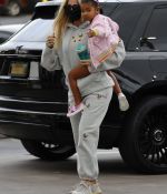 Access_Kardashian_15.jpg