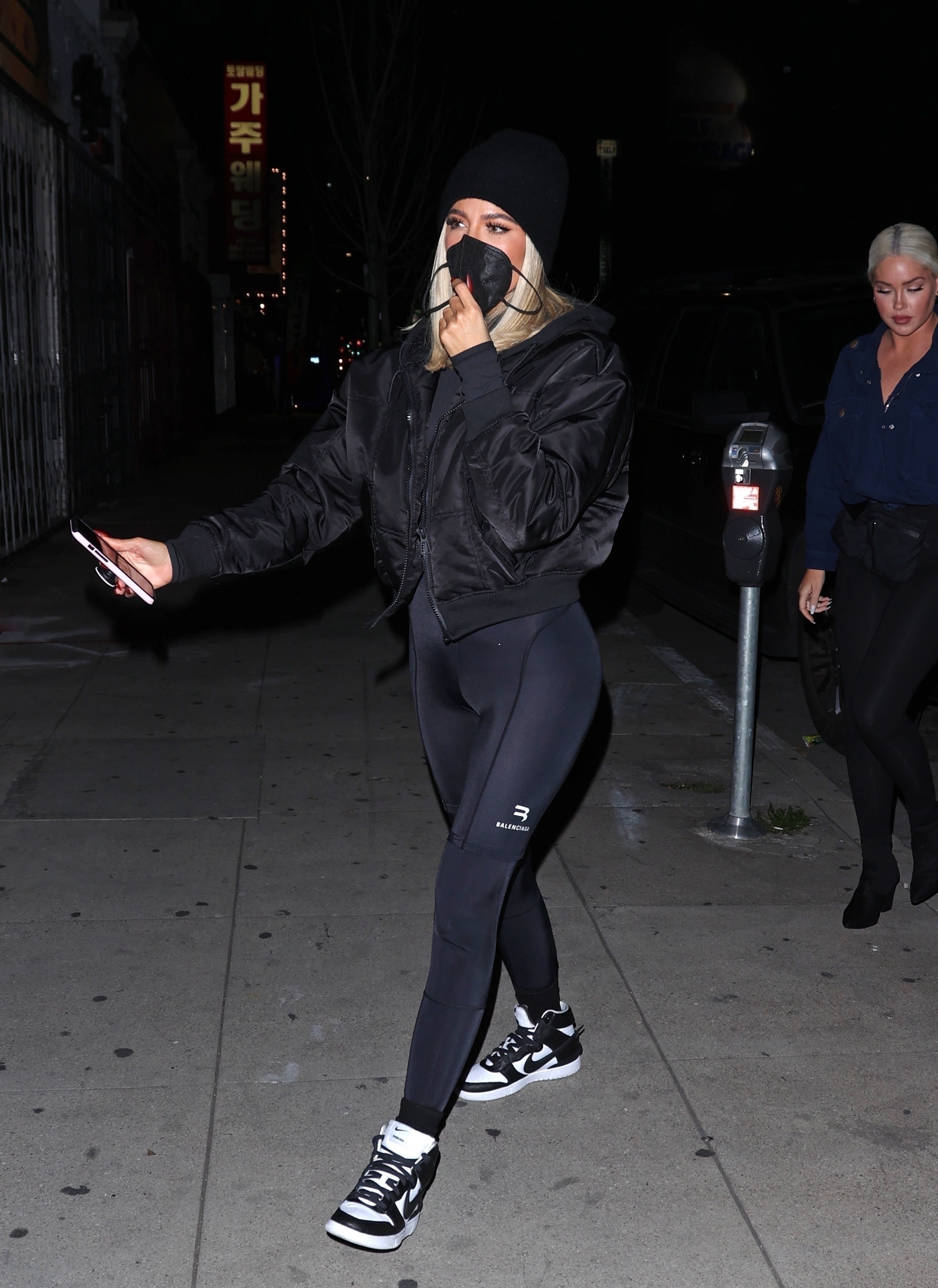 Access_Kardashian_4.jpg