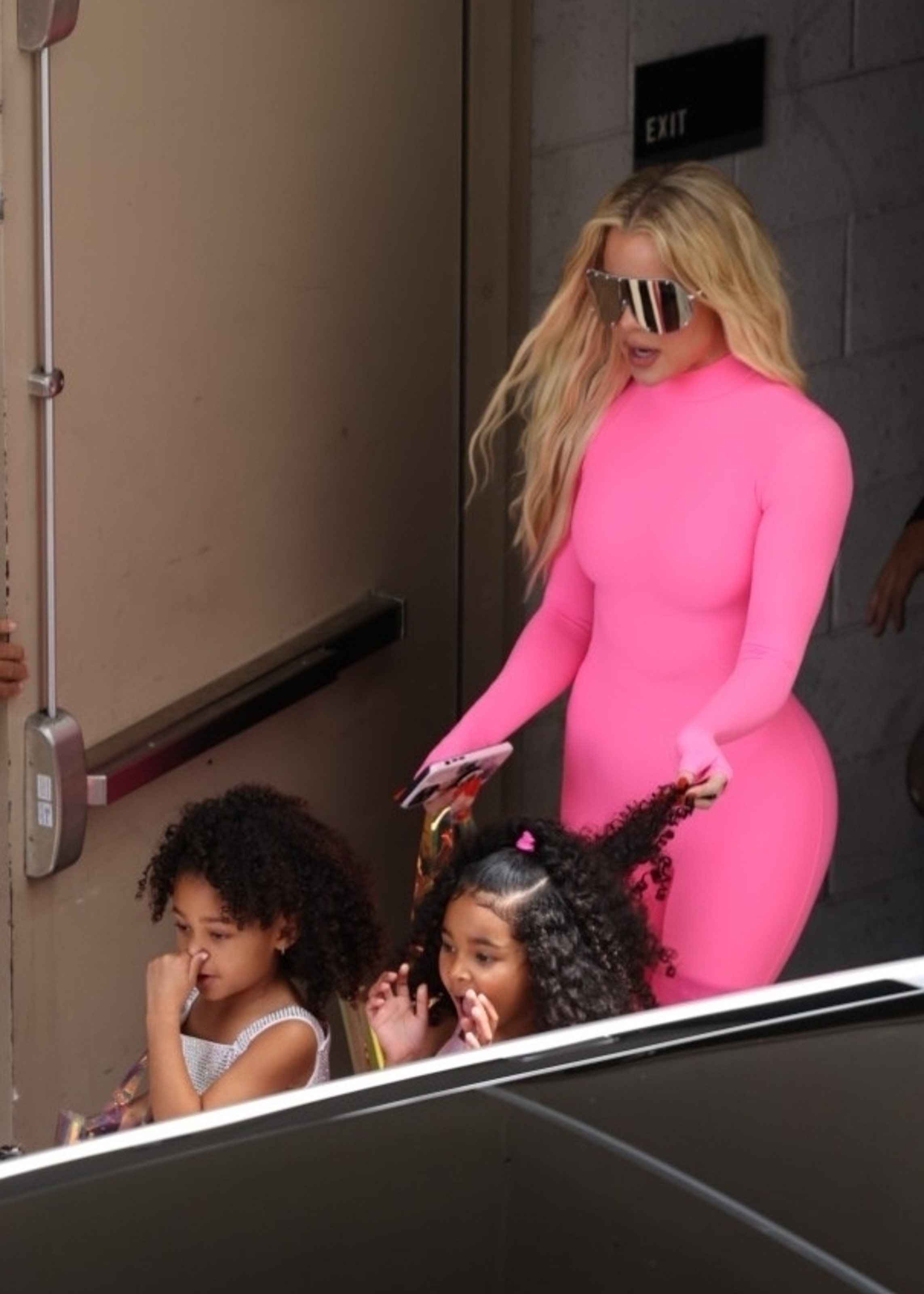 Access_Kardashian_2.jpg