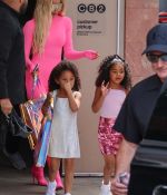 Filename=Access_Kardashian_27.jpg
Filesize=2207KiB
Dimensions=2336x3500
Date added=25.06.25 Access_Kardashian_27.jpg