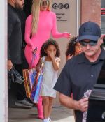 Filename=Access_Kardashian_29.jpg
Filesize=2209KiB
Dimensions=2335x3500
Date added=25.06.25 Access_Kardashian_29.jpg