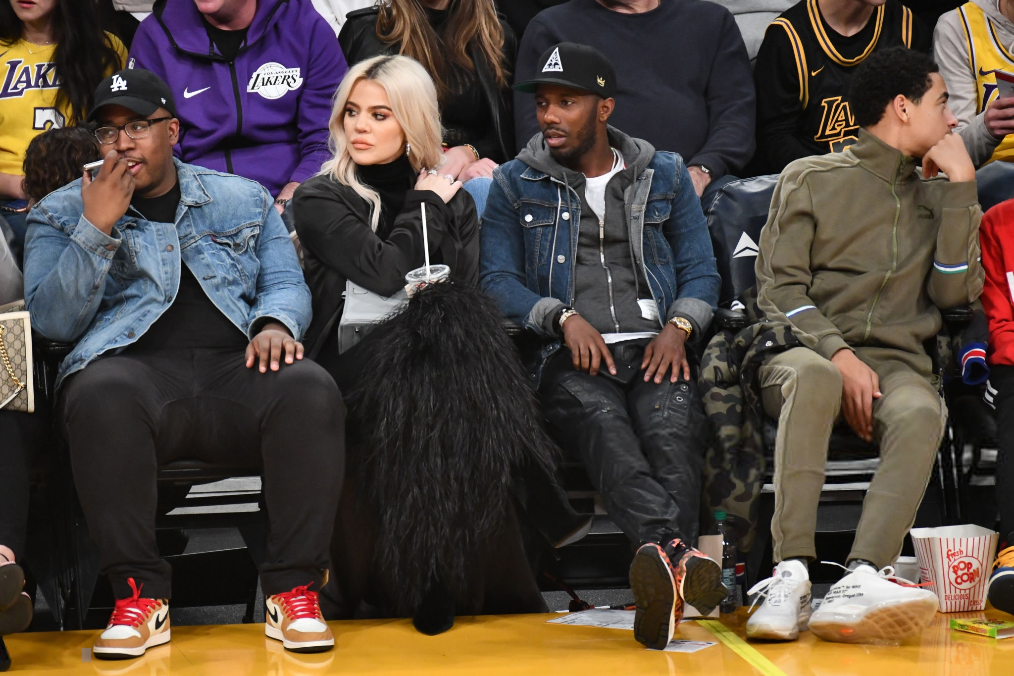 Access_Kardashian_24.png