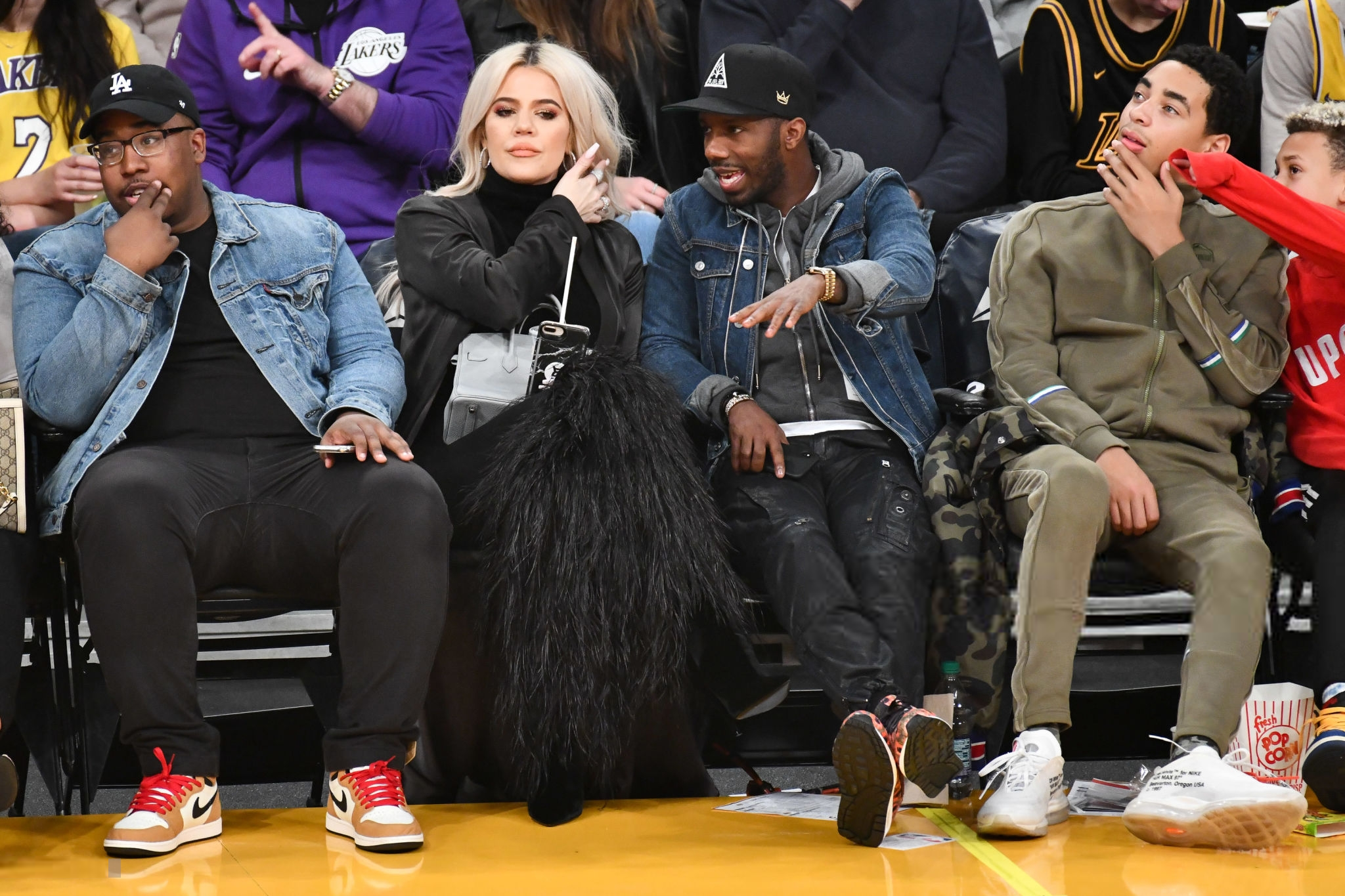 Access_Kardashian_27.png