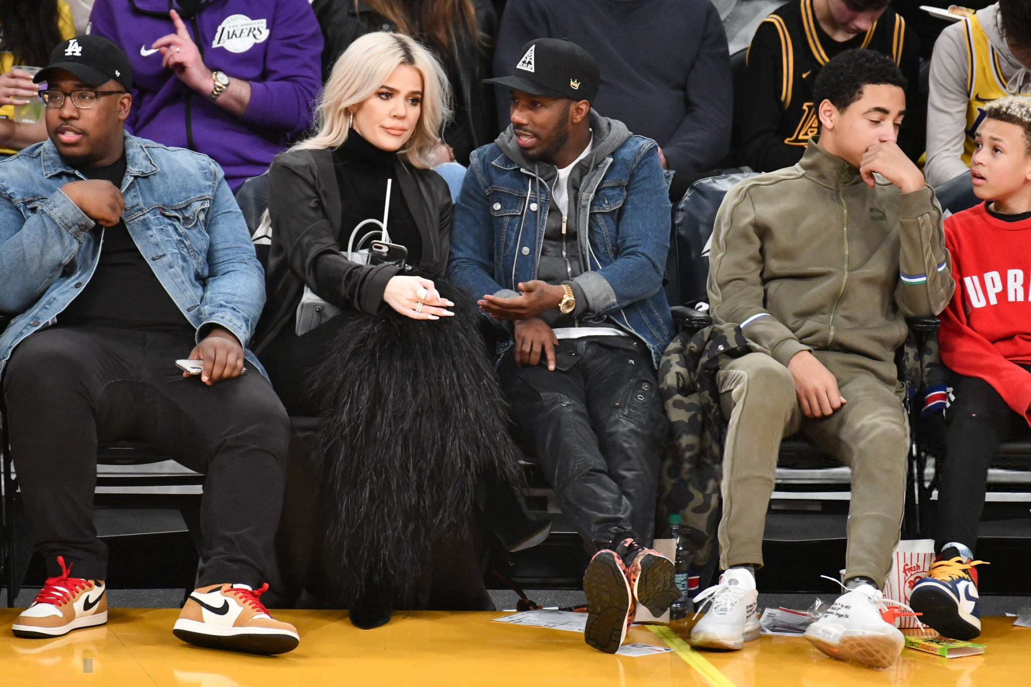 Access_Kardashian_28.png