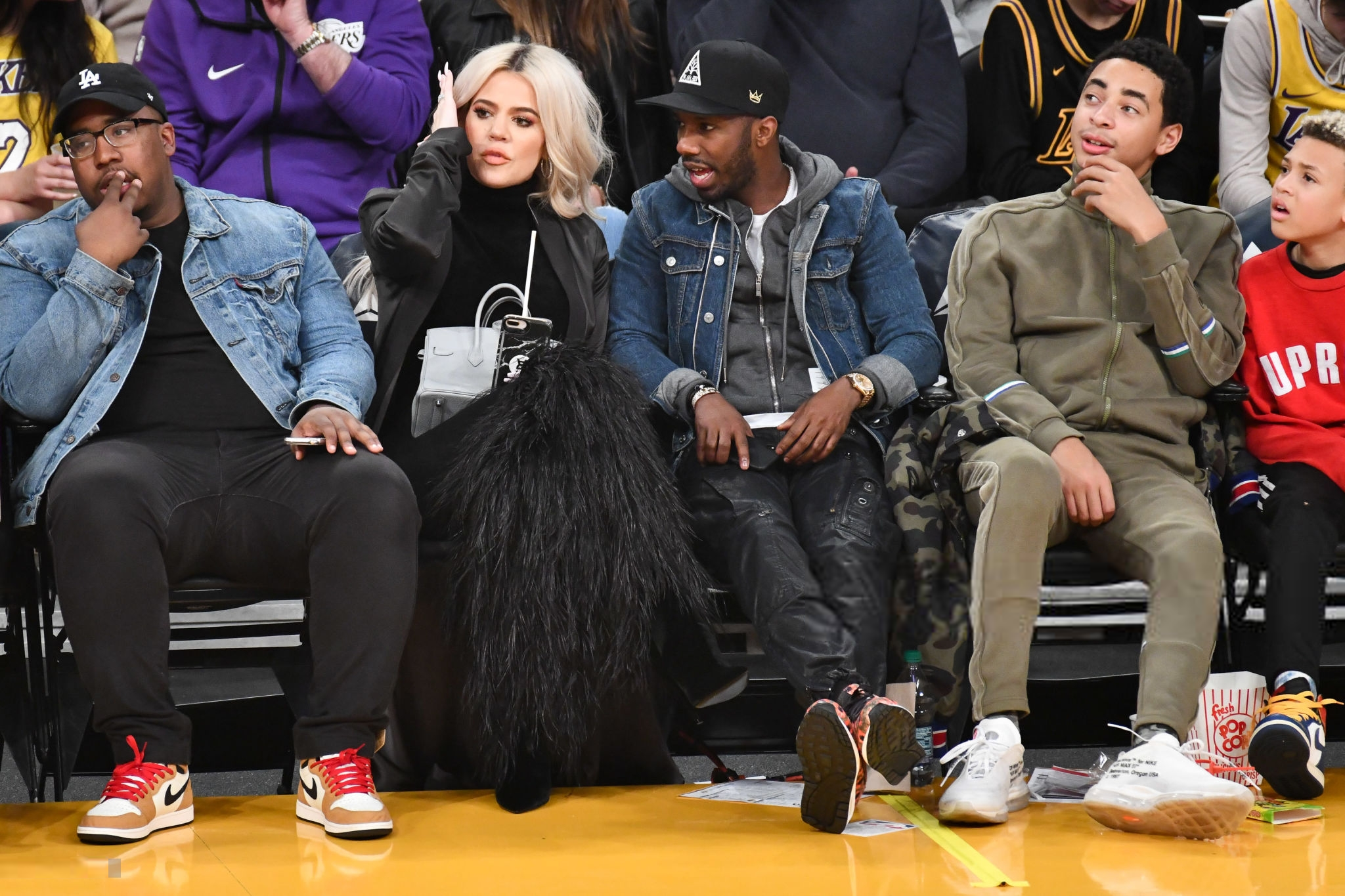 Access_Kardashian_29.png