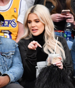 Access_Kardashian_15.png
