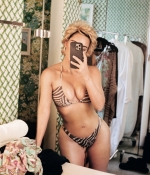 Access_Kardashian_11~0.jpg