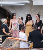 Access_Kardashian_11~0.jpg
