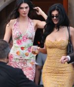 Access_Kardashian_3~0.jpg