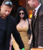 Access_Kardashian_5~0.jpg