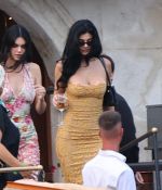 Access_Kardashian_8~0.jpg
