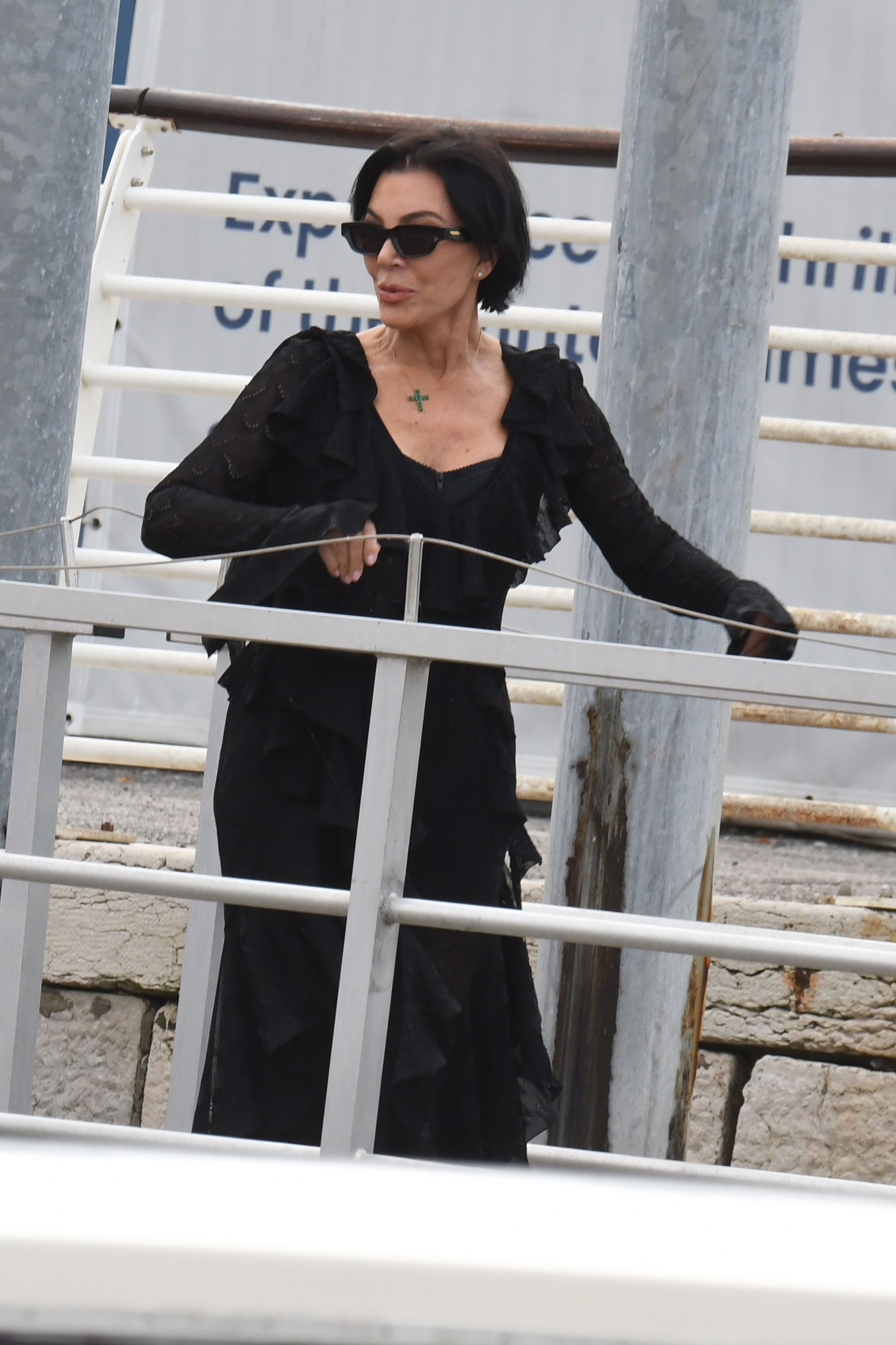 access_282429~0.jpg