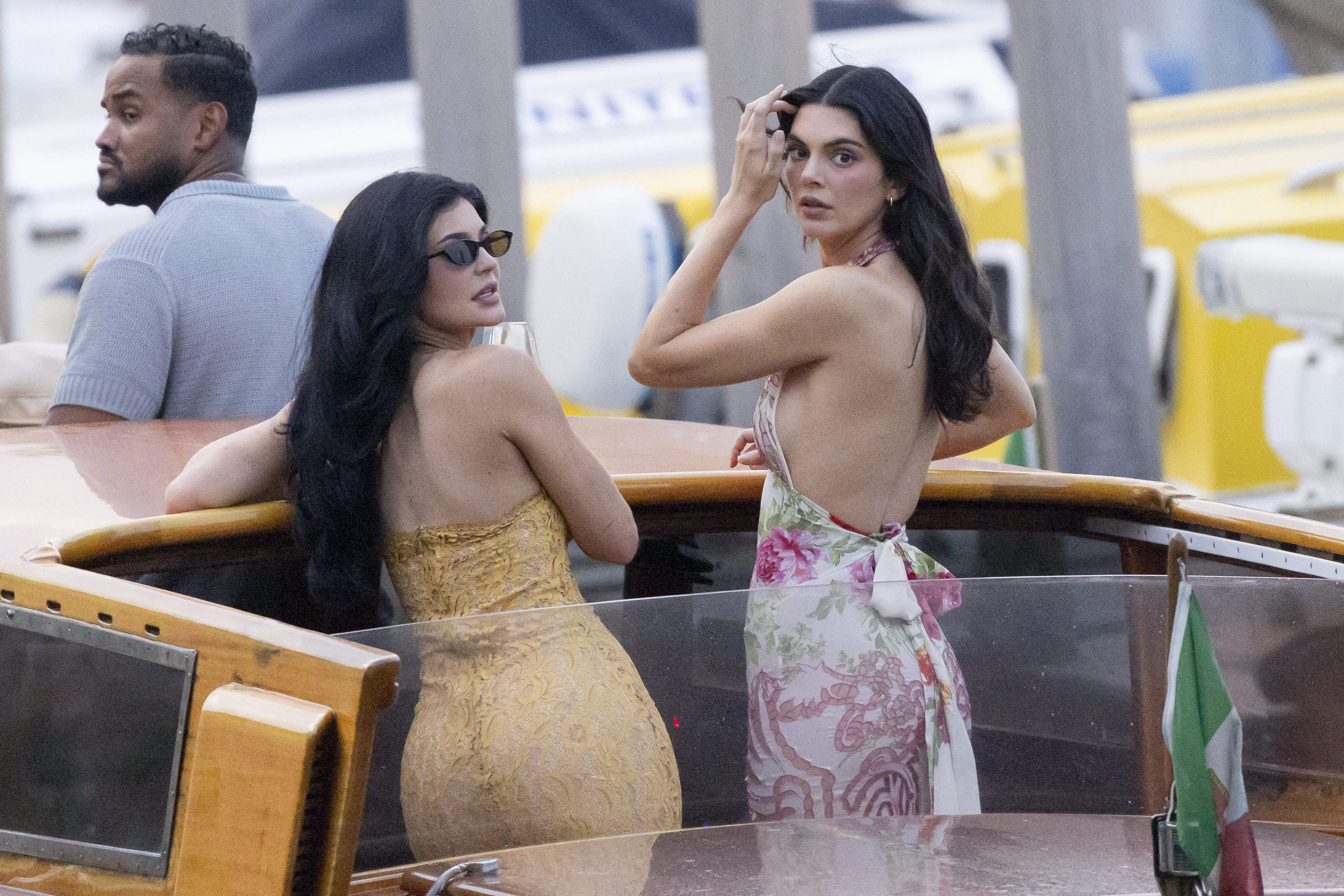 Access_Kardashian_24~0.jpg