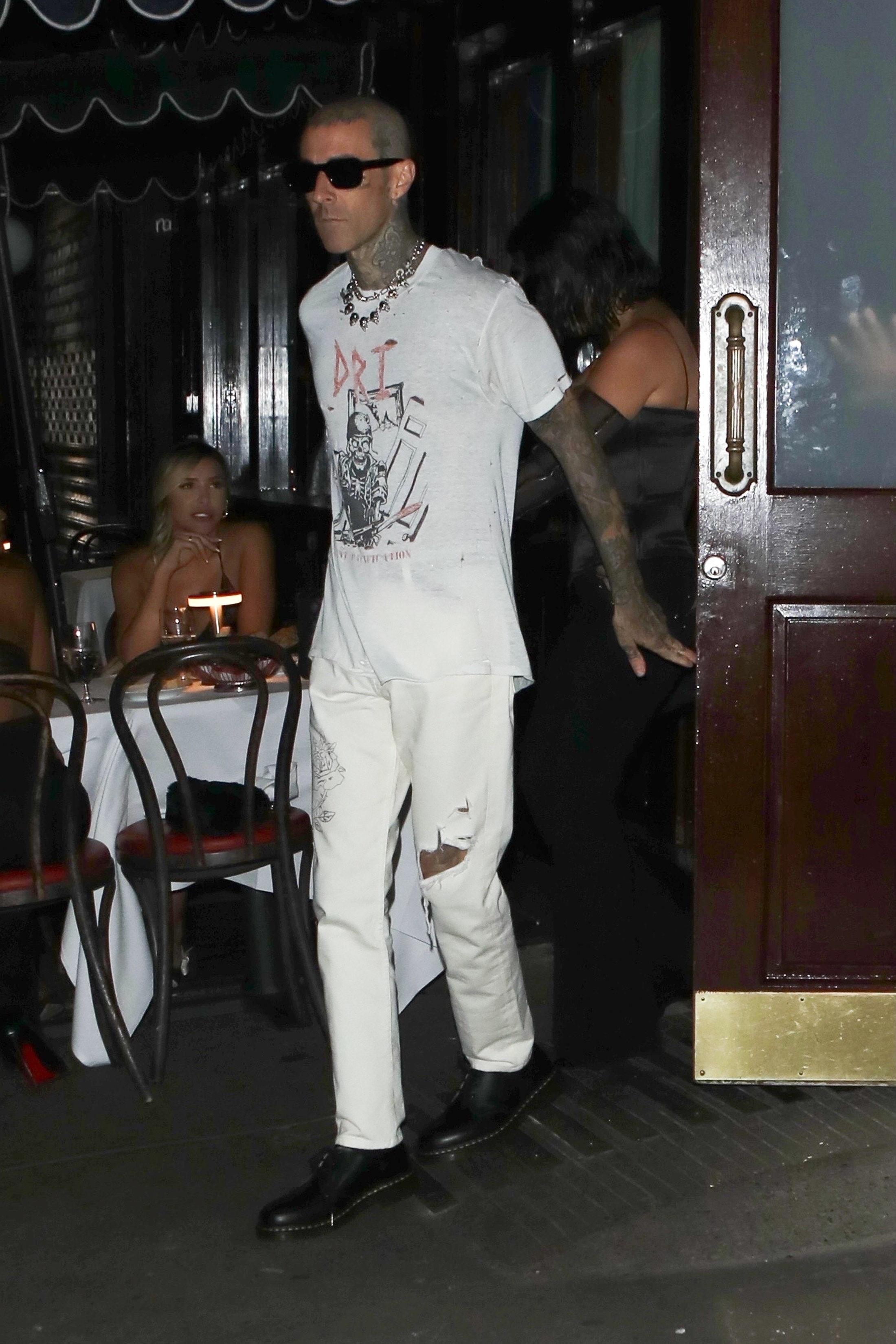 Access_Kardashian_7.jpg