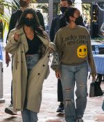 Access_Kardashian_4.jpg
