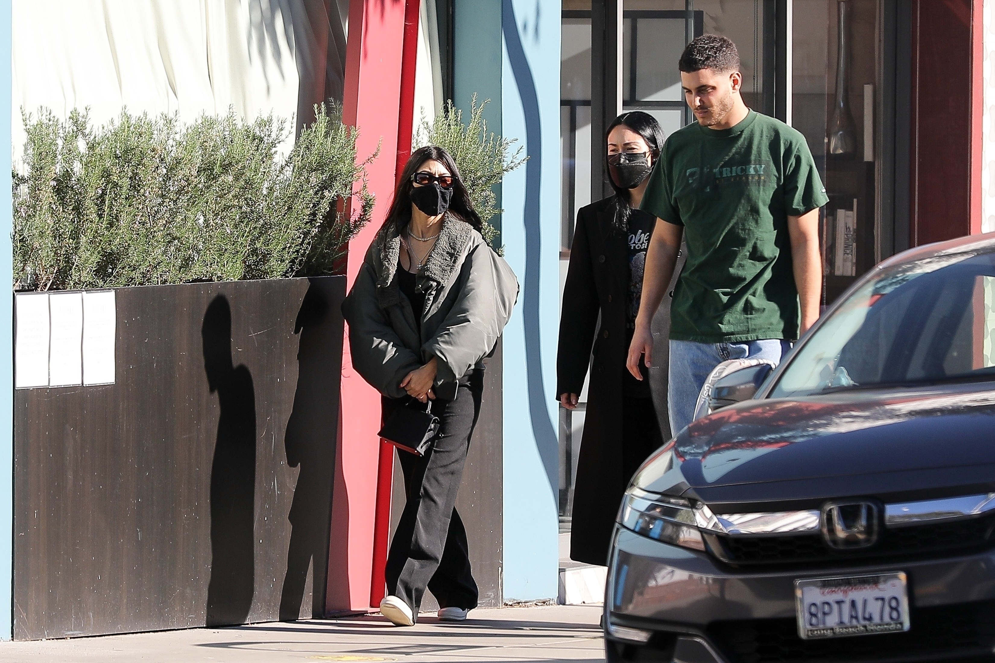 Access_Kardashian_1~0.jpg