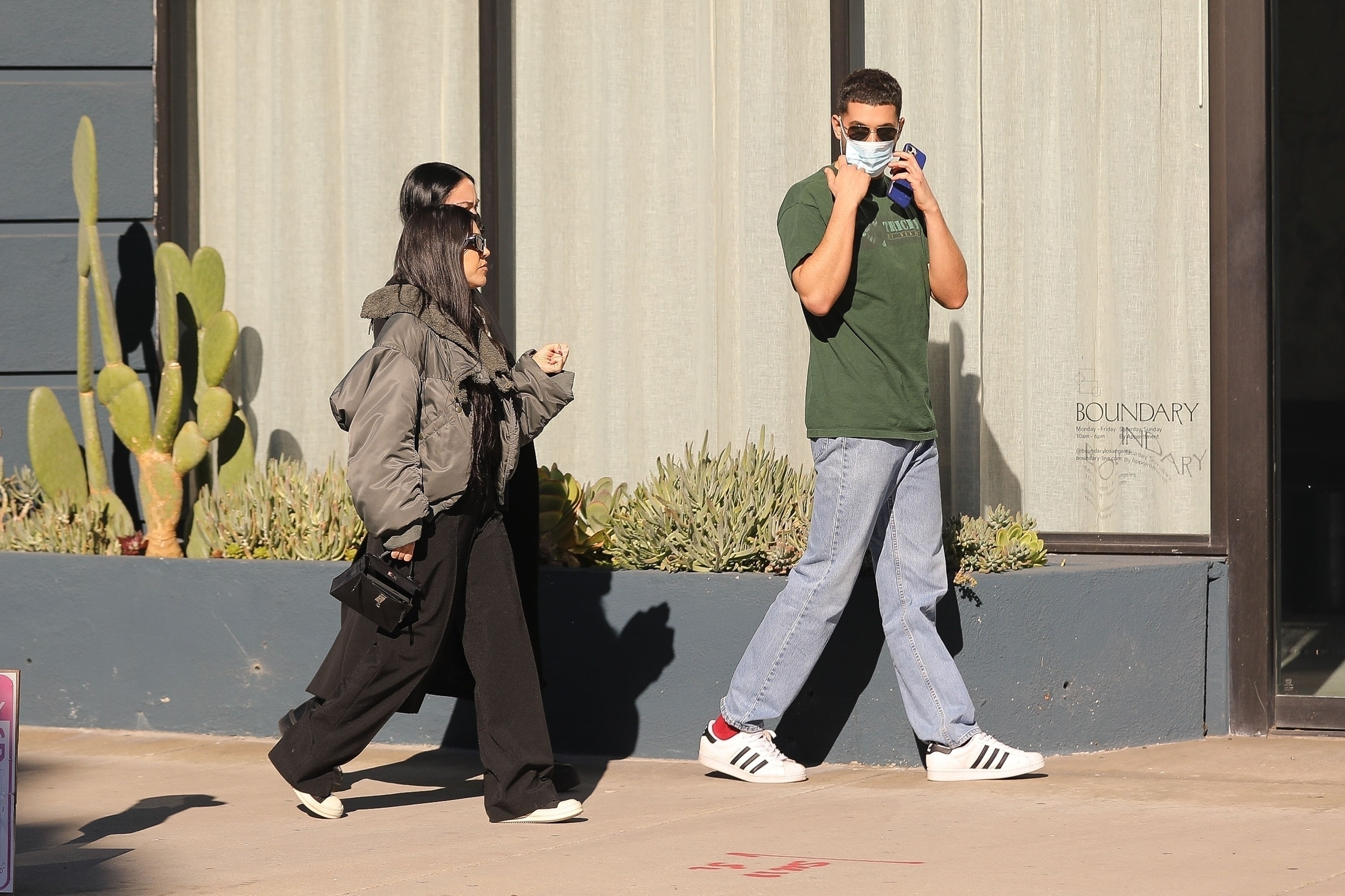 Access_Kardashian_2~0.jpg