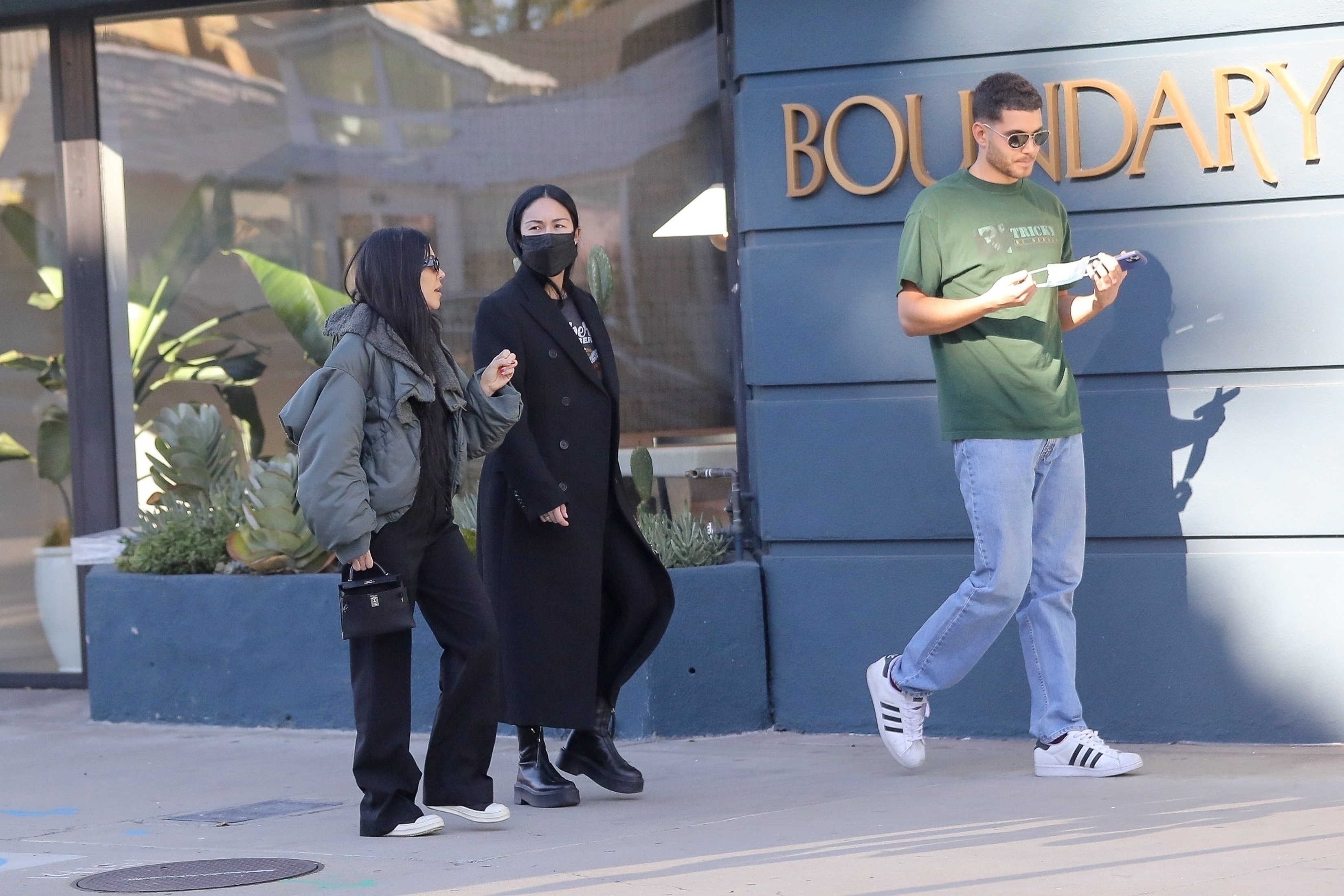 Access_Kardashian_4~0.jpg