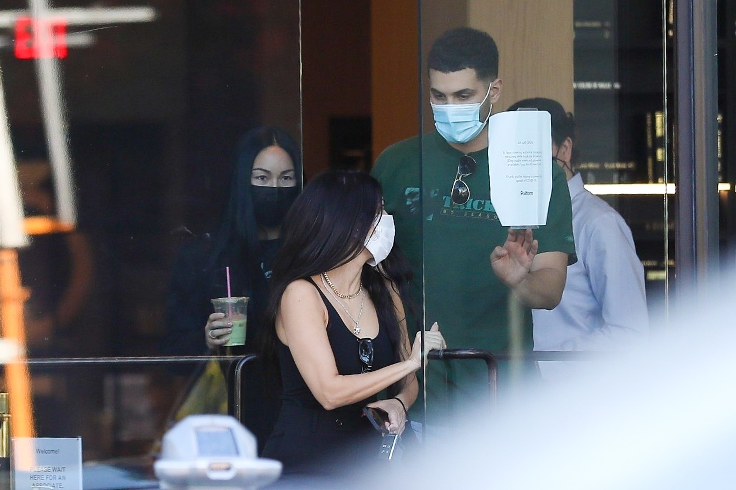 Access_Kardashian_6.jpg