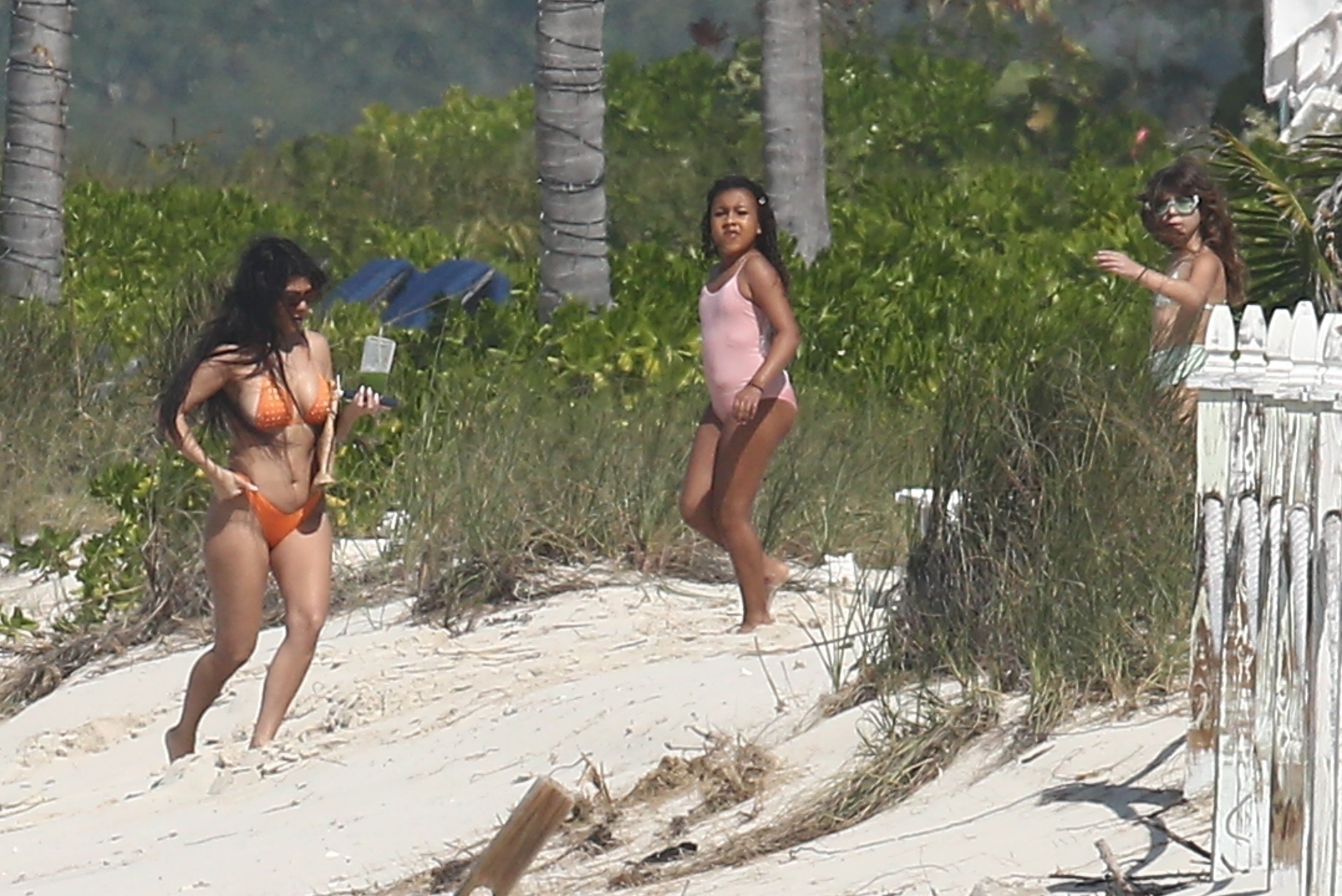 Access_Kardashian_12.jpg