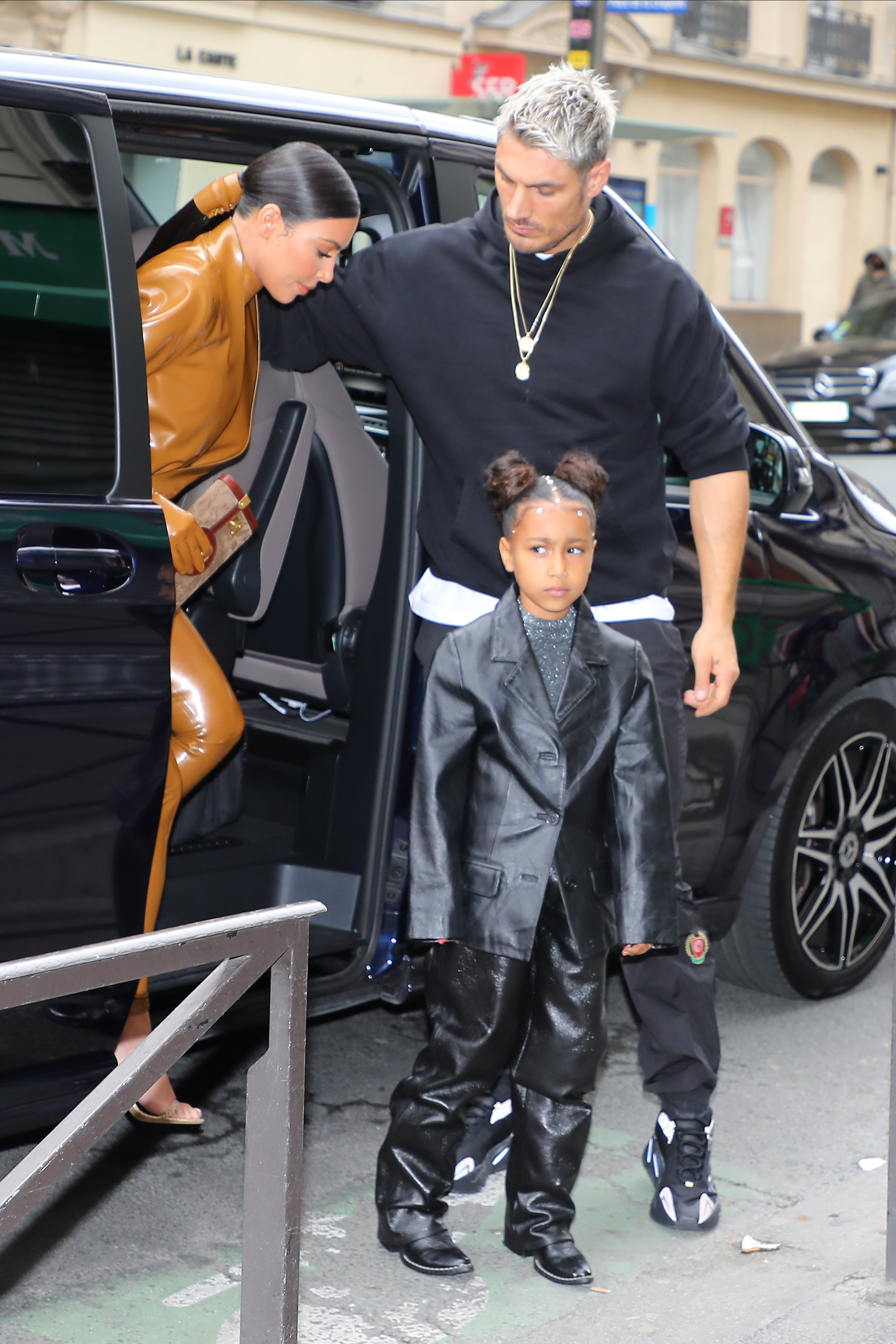 Access_Kardashian_2.jpg