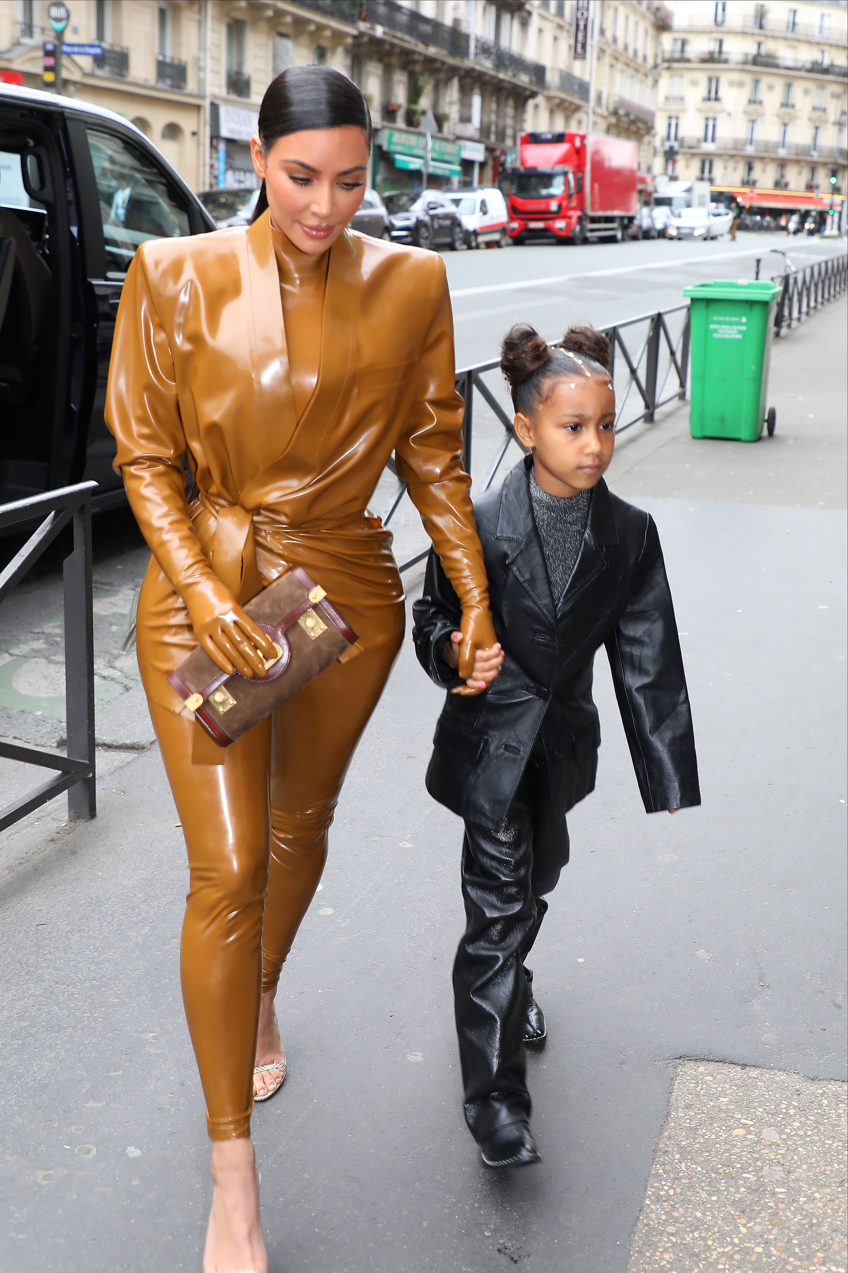 Access_Kardashian_4.jpg