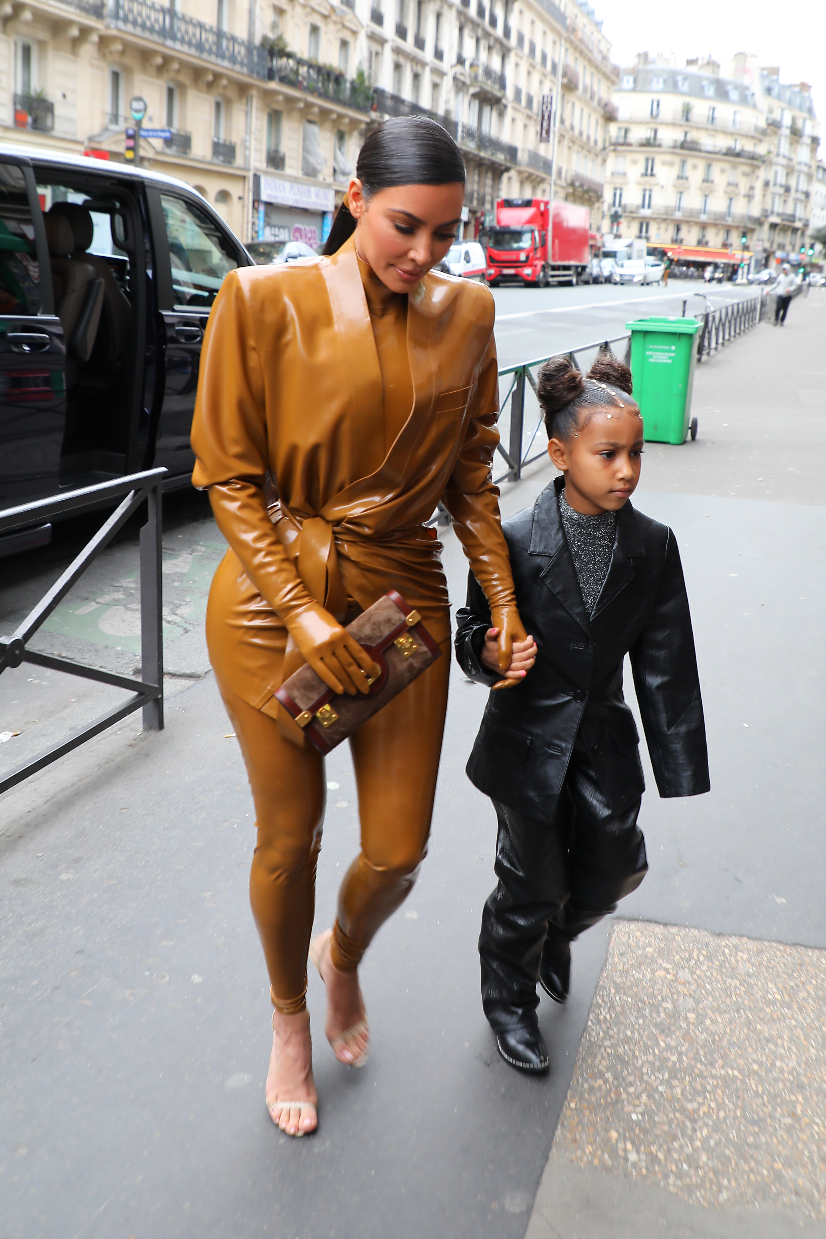 Access_Kardashian_5.jpg