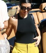 Access_Kardashian_1~0.jpg