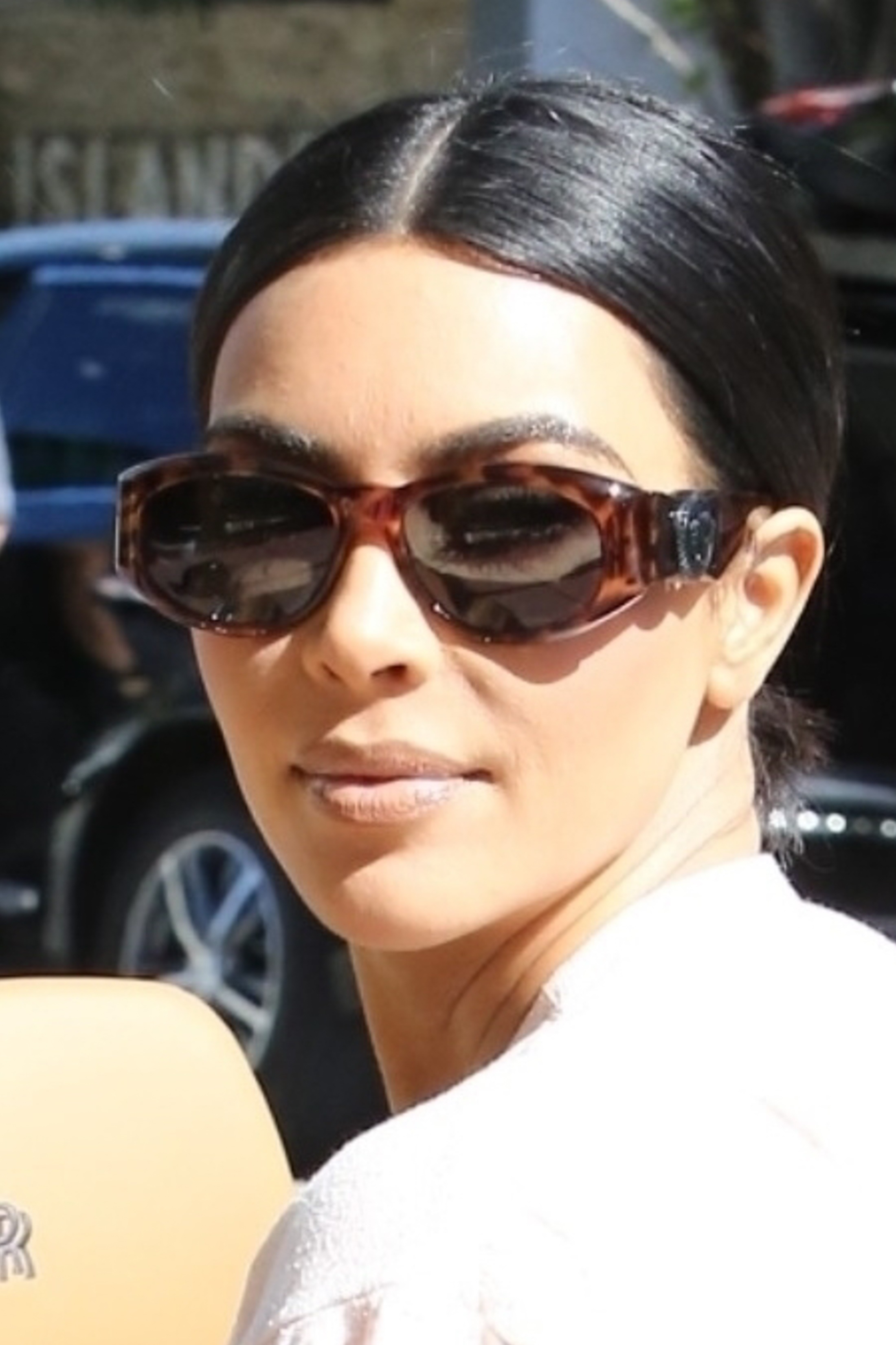 Access_Kardashian_11~1.jpg