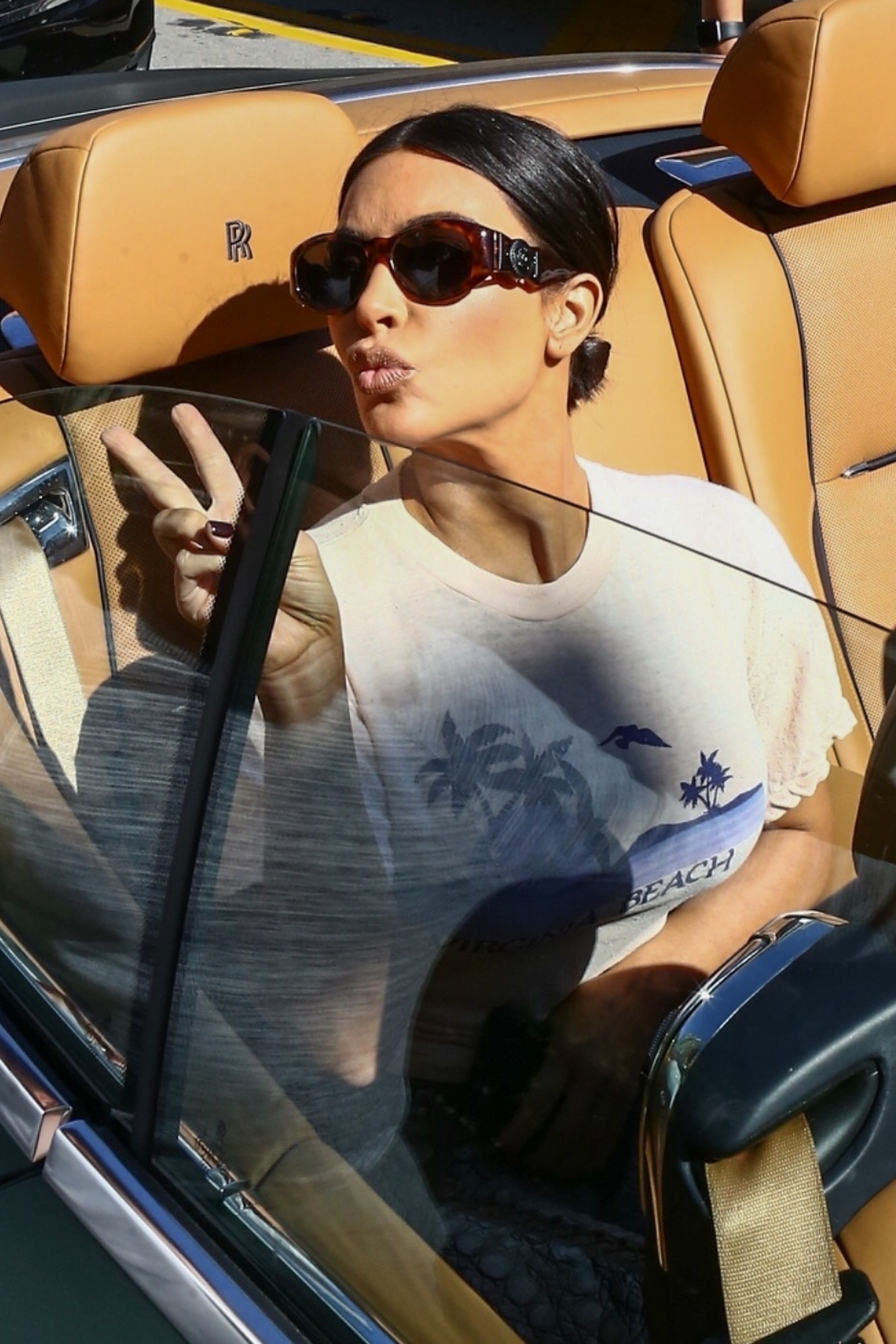 Access_Kardashian_24~0.jpg