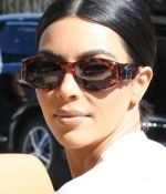 Access_Kardashian_11~1.jpg