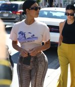 Access_Kardashian_15~0.jpg