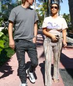 Access_Kardashian_28~0.jpg