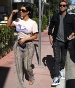 Access_Kardashian_3~1.jpg