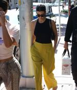 Access_Kardashian_8~0.jpg