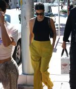 Access_Kardashian_9~0.jpg