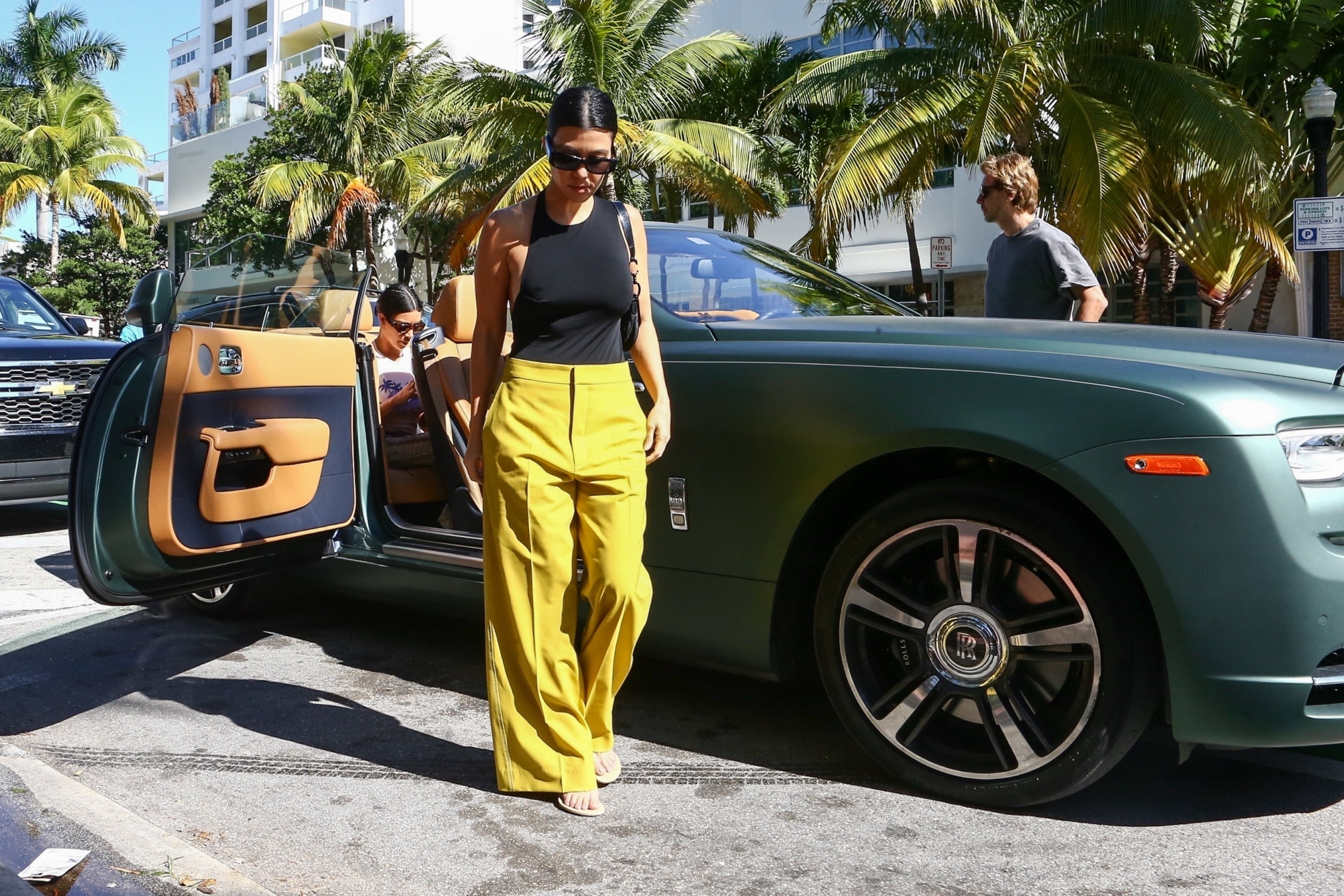 Access_Kardashian_13~0.jpg