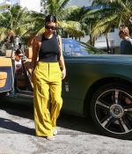 Access_Kardashian_13~0.jpg