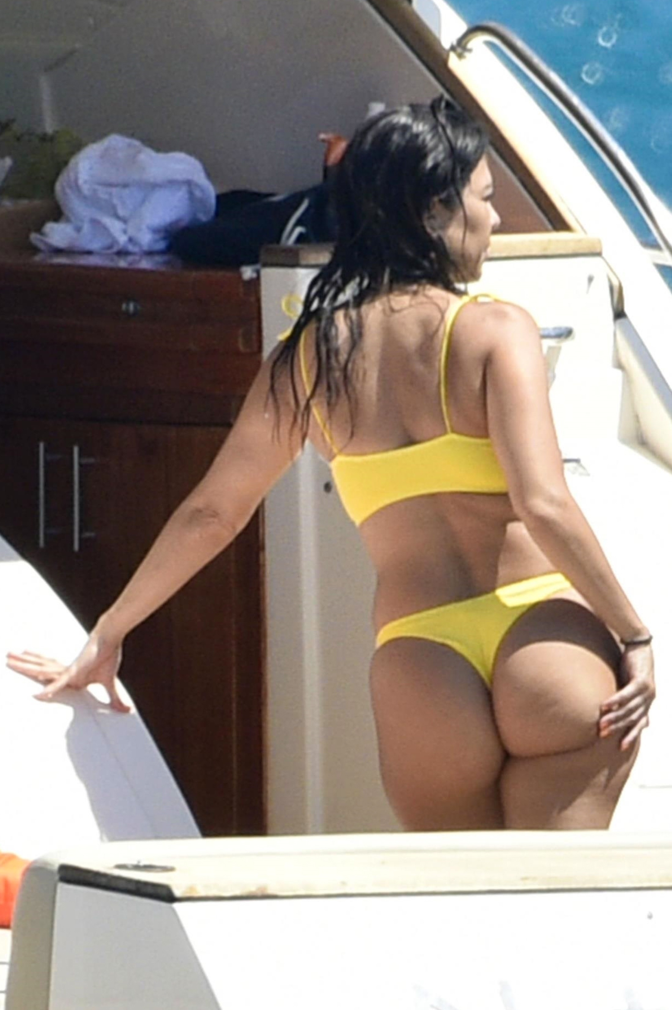 Access_Kardashian_7.jpg