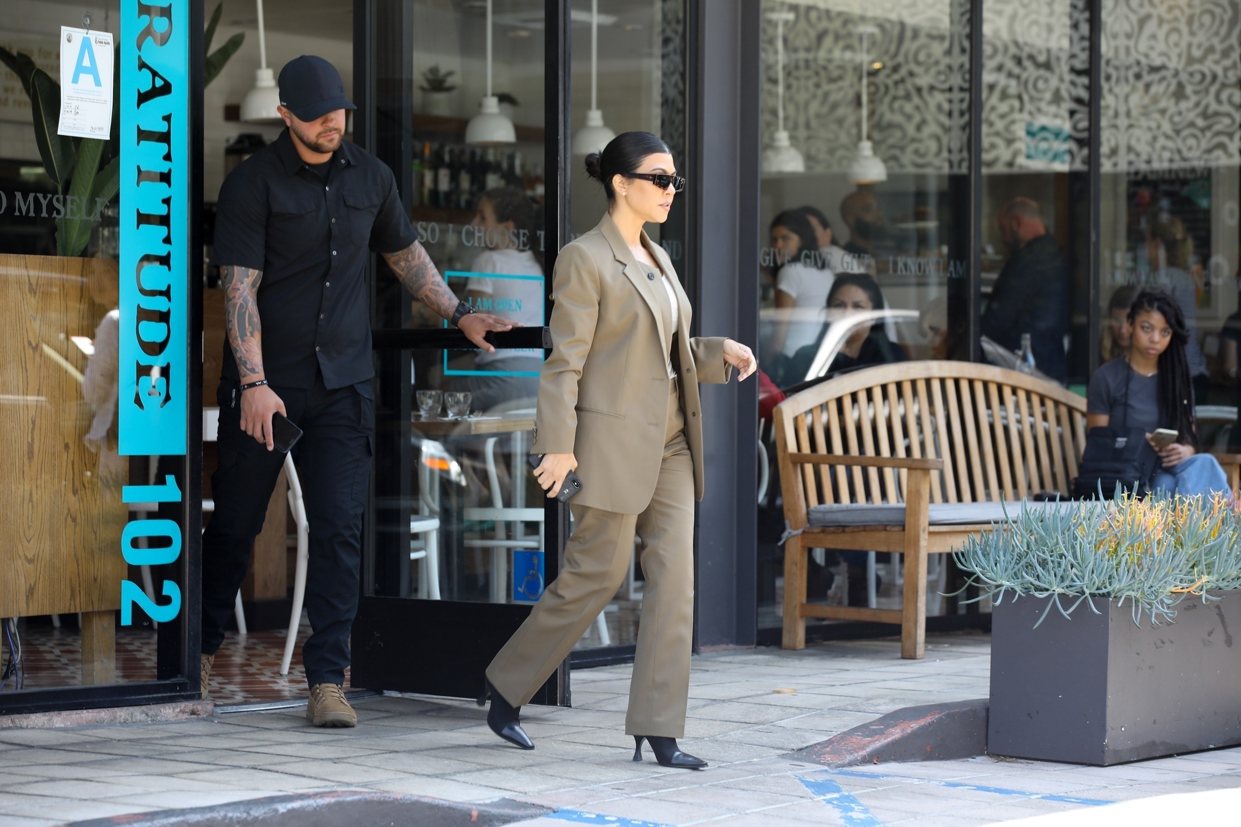 Access_Kardashian_5.jpg