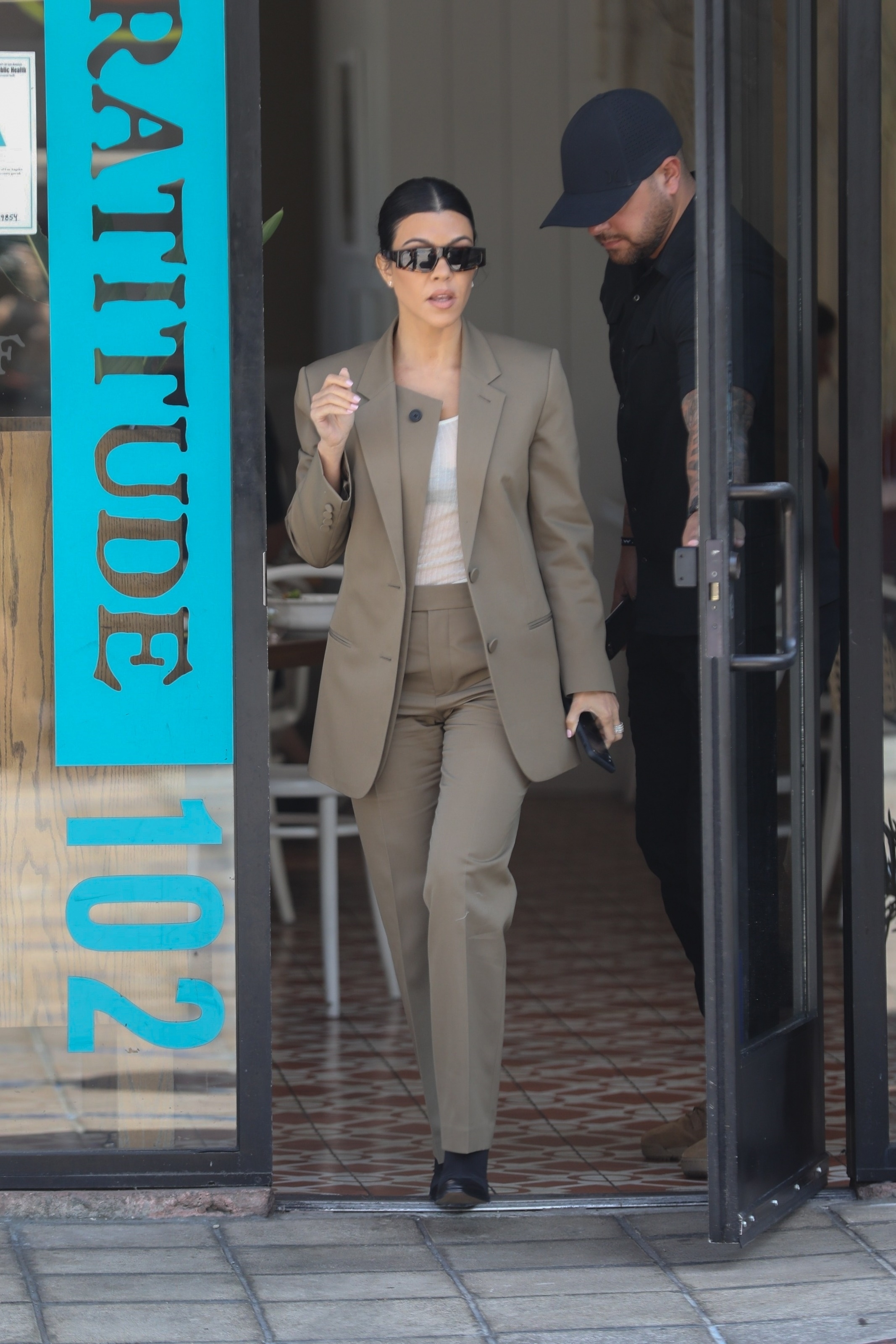 Access_Kardashian_7.jpg