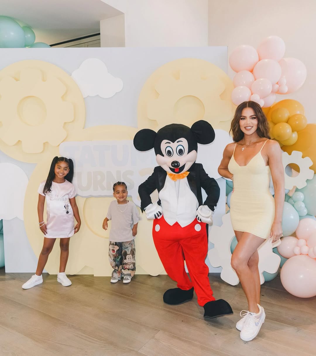 Access_Kardashian_4.jpg
